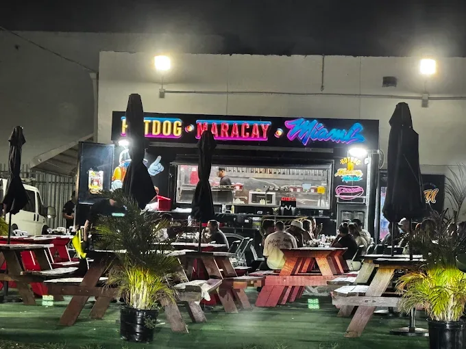 Hot Dog Maracay Downtown Miami